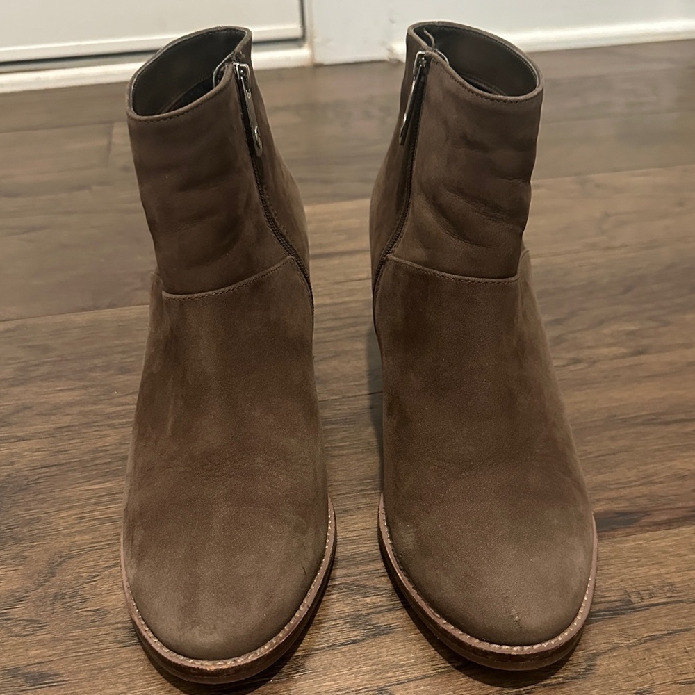 Waterproof booties in size 8.5